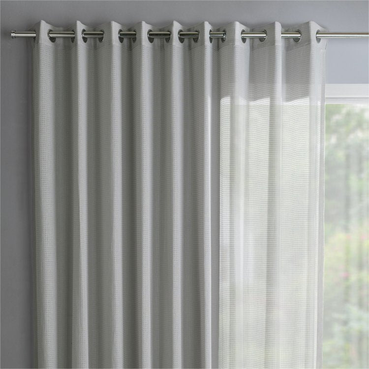 Victoria unlined Curtain