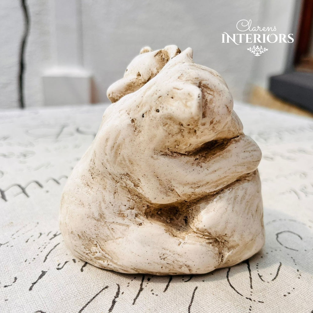 Hugging Bears Sculptures 