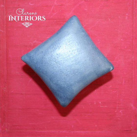 Midnight pillow knob